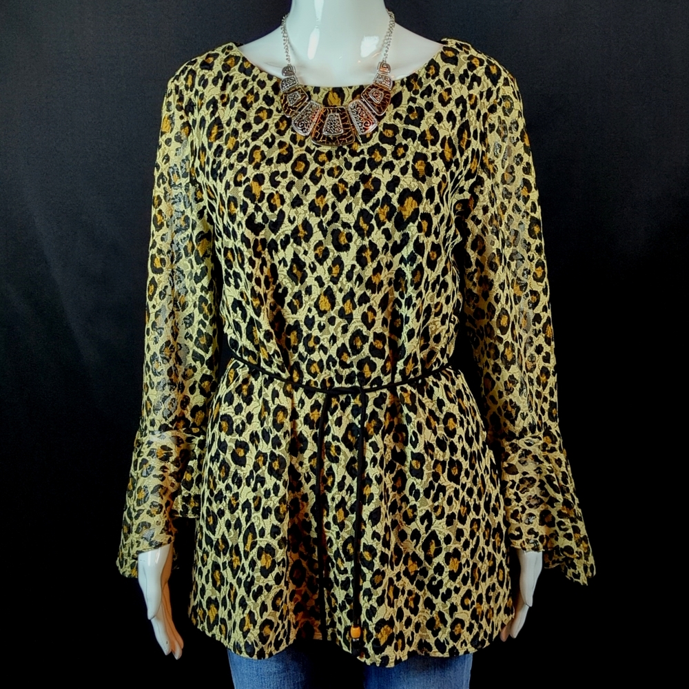 Dress Barn sz 12 Lined Leopard Print Blouse With Flowing Sleeves & Beaded Tie